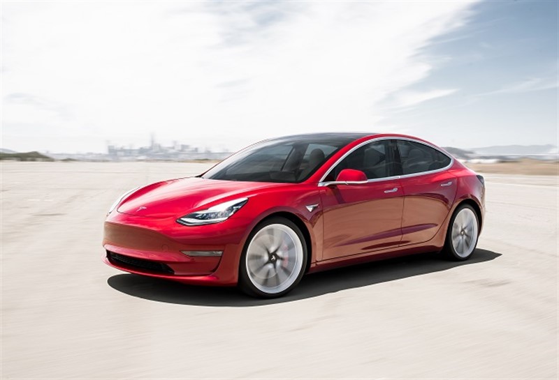 Tesla retira más de 80.000 vehículos del mercado chino