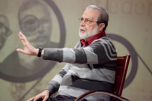 Falleció escritor Roberto Hernández Montoya
